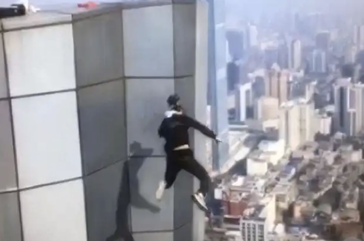 霍諾德攀登台北101 陸網熱議生命極限...「玩命三巨頭」4年內全殞命