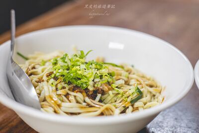 關西「60元大碗公麵」免費加麵吃到飽！靠醇厚油蔥香征服饕客