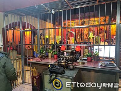神明金牌都敢偷！石碇宮廟金牌遭搜刮　竊賊留鞋印遭鎖定