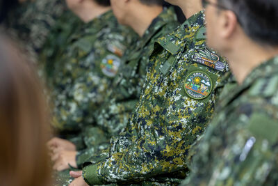 賴清德慰勉花蓮駐軍　官兵配戴「鏟子超人」臂章成焦點