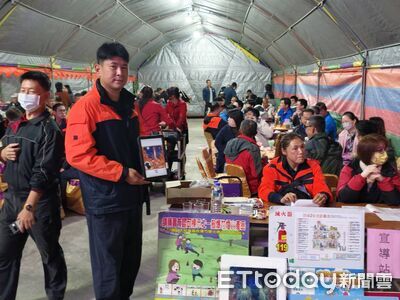 春節人潮就是最佳宣導場 南消佳里消防分隊深入餐會宣導爆竹與居家防火