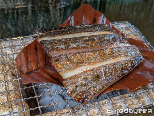 ▲早午餐吃日式炭烤魚　初魚新品牌「朝炭」進駐民生社區。（圖／記者黃士原攝）