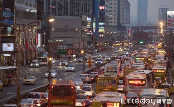 ▲▼             。（圖／交通尖峰示意圖，資料照）
