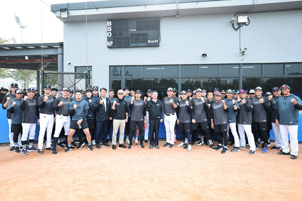 ▲ 行政院長卓榮泰視察中華隊集訓。（圖／中華職棒提供）