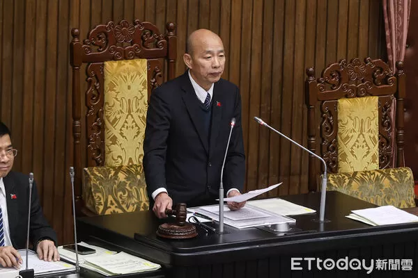 ▲藥事法修正案三讀，立法院長韓國瑜敲槌。（圖／記者林敬旻攝）