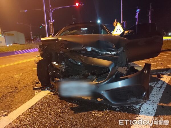 ▲警車圍捕酒駕拒檢賓士轎車，警車因未開警鳴器、闖紅燈，判准國賠賓士車，酒駕男不滿上訴。（圖／記者楊永盛翻攝）