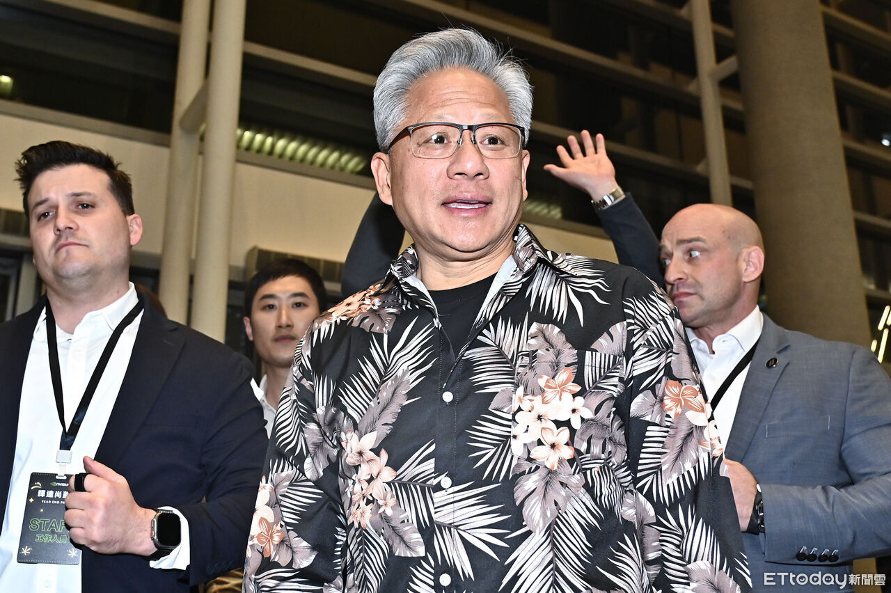 黃仁勳赴輝達尾感謝員工辛勞 預告週末會面供應鏈夥伴