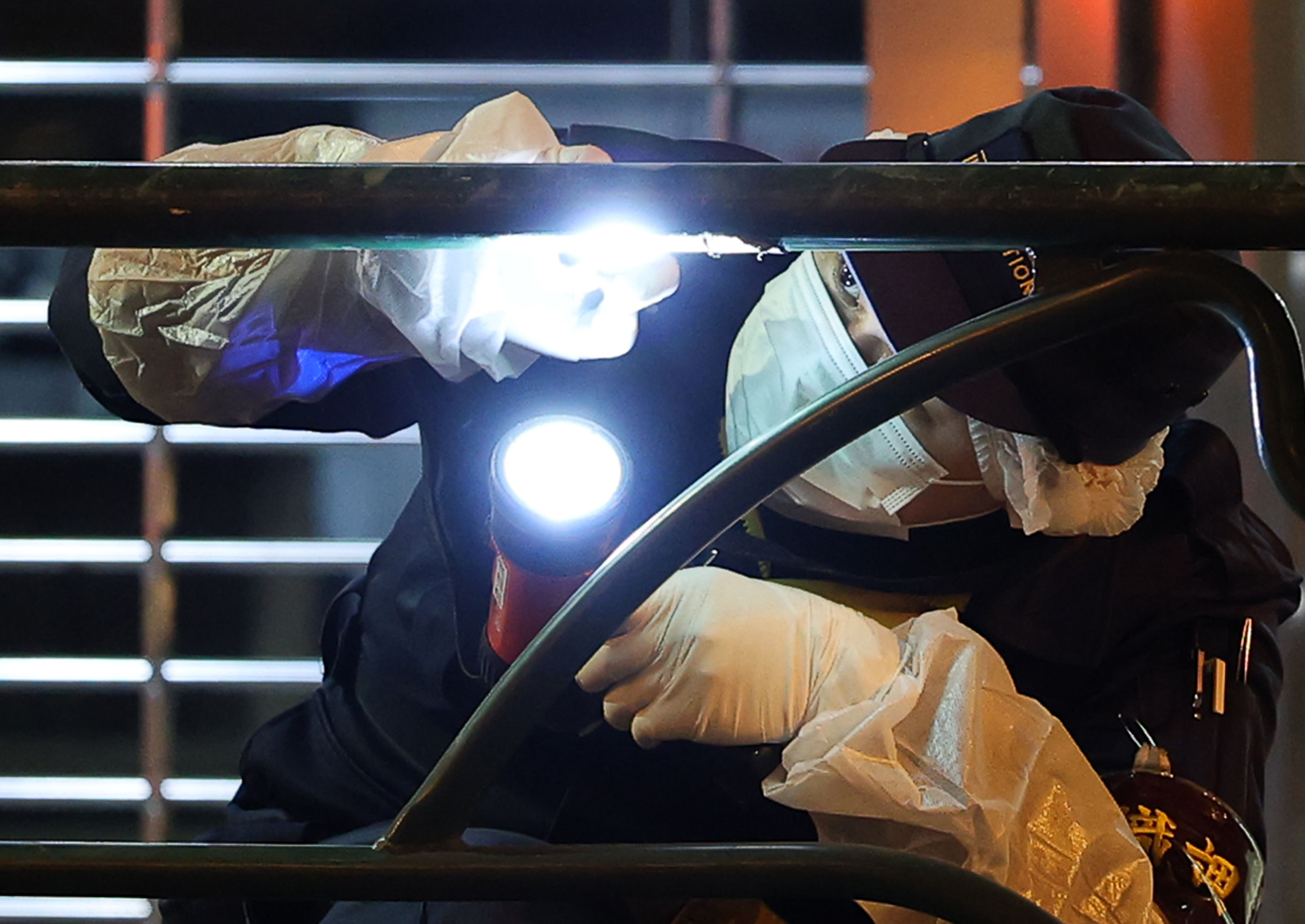 ▲▼29日晚間，日本東京都台東區上野，傳出有民眾裝有巨額日圓現金的行李箱慘遭搶劫。（圖／達志影像／美聯社）