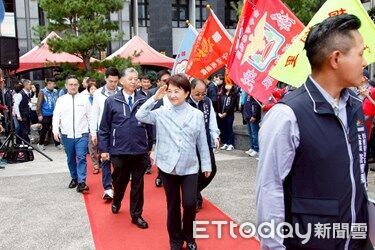 萬人巡邏維護年節安全　盧秀燕感謝守望相助隊守護家園