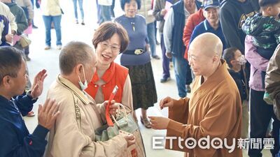 怪手奪命後佛心送暖！　屏東釋見引法師急捐5萬助癌妻、幼子