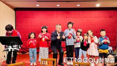 台南勞工局溫馨辦尾牙攜眷同樂像一家人　局長送紅包祝福下一代