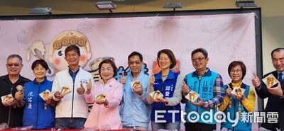 豐原糕餅嘉年華登場　博愛街湧人潮迎年前買氣