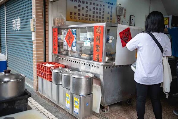 ▲▼高雄假日吃不到的超強豬排飯。（圖／部落客美熊提供）