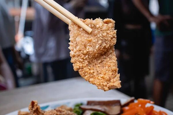 ▲▼高雄假日吃不到的超強豬排飯。（圖／部落客美熊提供）