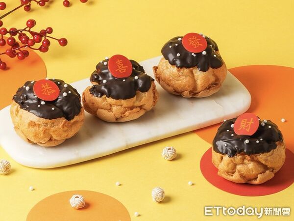 ▲▼beard papa&rsquo;s2月攜手Lipton立頓推出「立頓奶茶泡芙」，雙連概念店則有限定「新春祝福耶克」。（圖／beard papa&rsquo;s提供）