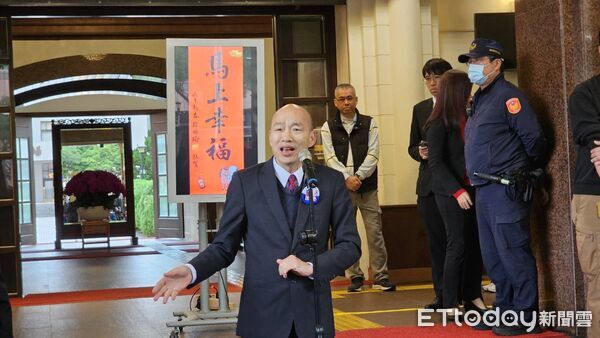 ▲▼立法院長韓國瑜出席「馬上幸福特別版限量春聯發送見面會」。（圖／記者呂佳賢攝）