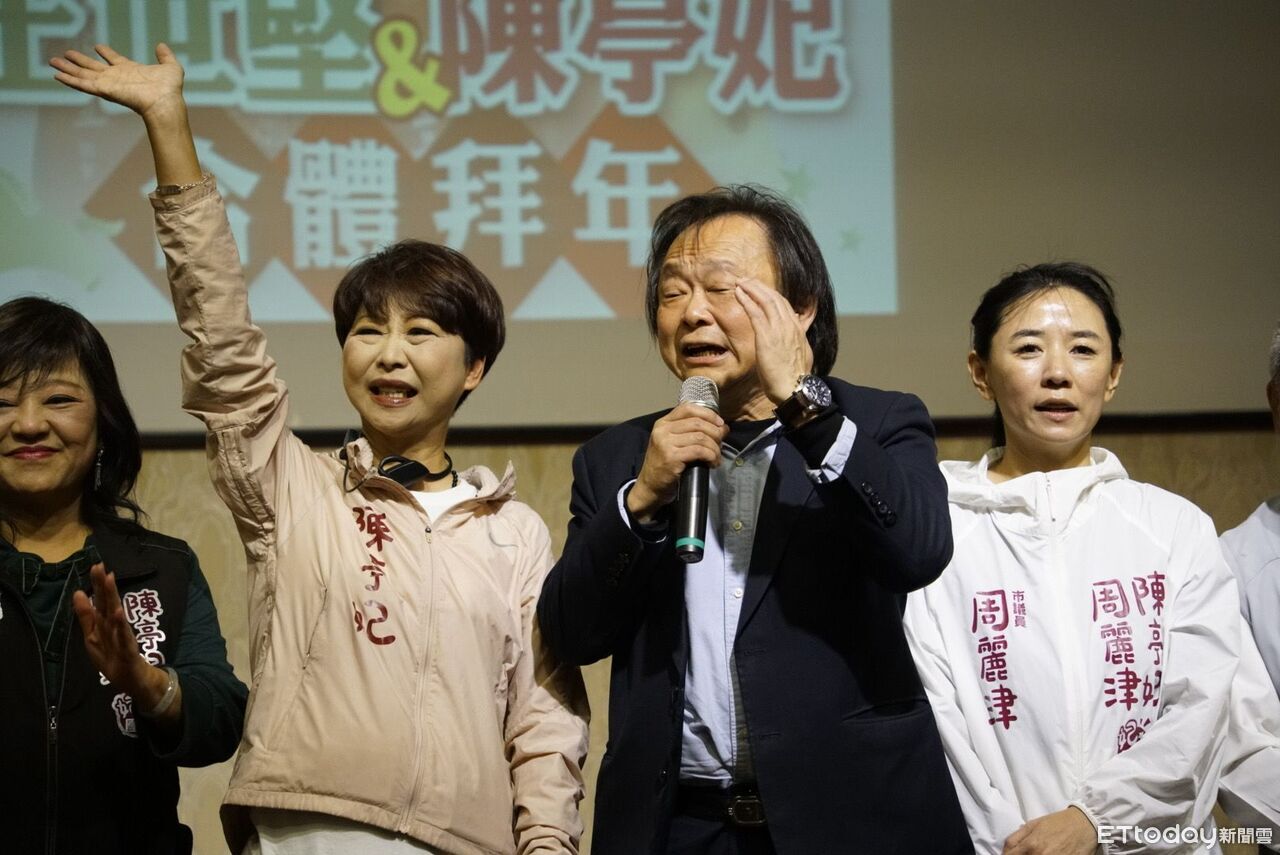 「扶龍王」再現台南!王世堅兌現承諾南下合體陳亭妃 春聯見面會湧千人