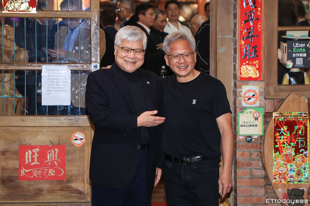 快訊/黃仁勳才送魏哲家出兆元宴 秒喊「台積電未來10年產能至少翻倍」