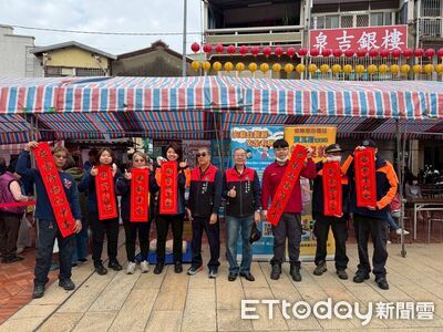 寫春聯迎新年也學防災　南消善化消防進駐慶安宮宣導平安過好年