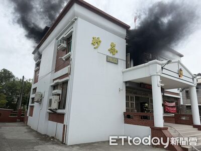 快訊／高雄砂崙派出所2樓起火！員警狂衝急撤離