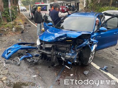 苗栗507高地驚悚對撞！藍車逆向闖禍...害2車撞爛釀3傷再吃罰單