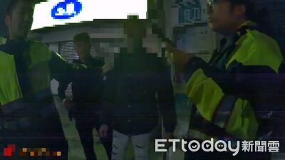 不打方向燈被叭！新北男嚇到失控自摔　惱羞返家拿西瓜刀嗆騎士