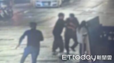 飲料店遭前同事留負評闆娘氣炸　深夜巧遇撂3人圍毆「一星男」