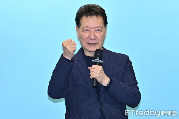 ▲▼「讓新北更有型」黃國昌新北市長競選總部開幕記者會，趙少康特地到場站台。（圖／記者李毓康攝）