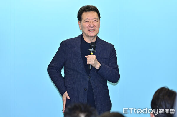 ▲▼「讓新北更有型」黃國昌新北市長競選總部開幕記者會，趙少康特地到場站台。（圖／記者李毓康攝）