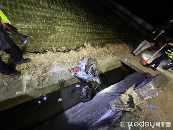 ▲▼      男子凌晨人車墜入水溝OHCA 緊急送醫不治       。（圖／記者林東良翻攝）
