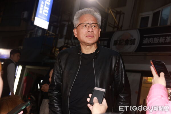 [新聞] 黃仁勳：從未承諾砸千億美元投資OPEN AI - 股票 - PTT.BEST 批踢踢爆文