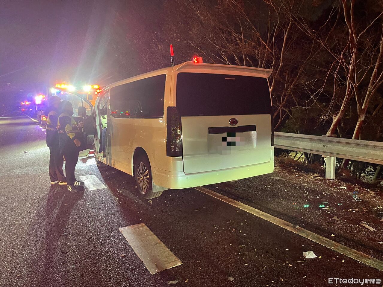 快訊/國道3號台中大甲段深夜3車碰撞 2傷1命危送醫