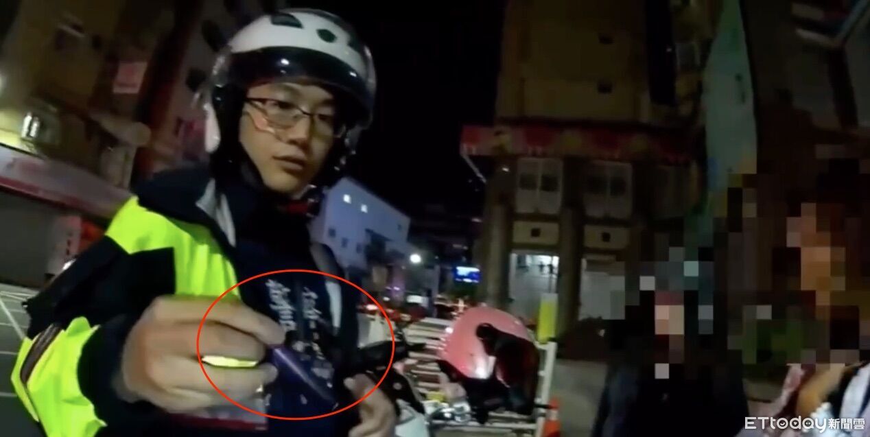 新北女騎車搖晃後方掛「共享安全帽」 被揪毒駕還藏喪屍煙彈