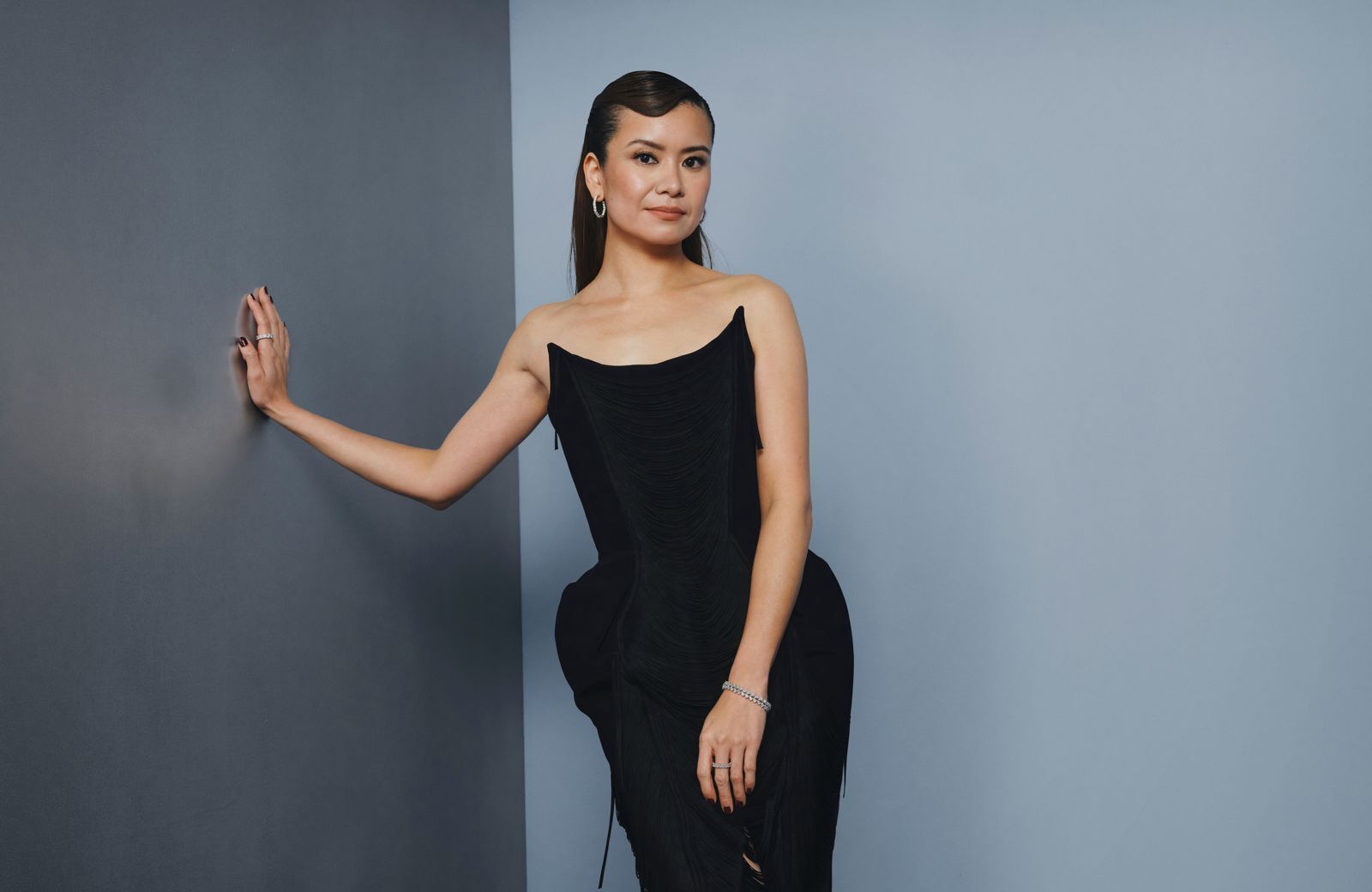 梁佩詩已經不再是過去大家所熟悉《哈利波特》的張秋形象，雖然演出那個角色，讓她一路被霸凌。（Netflix提供）