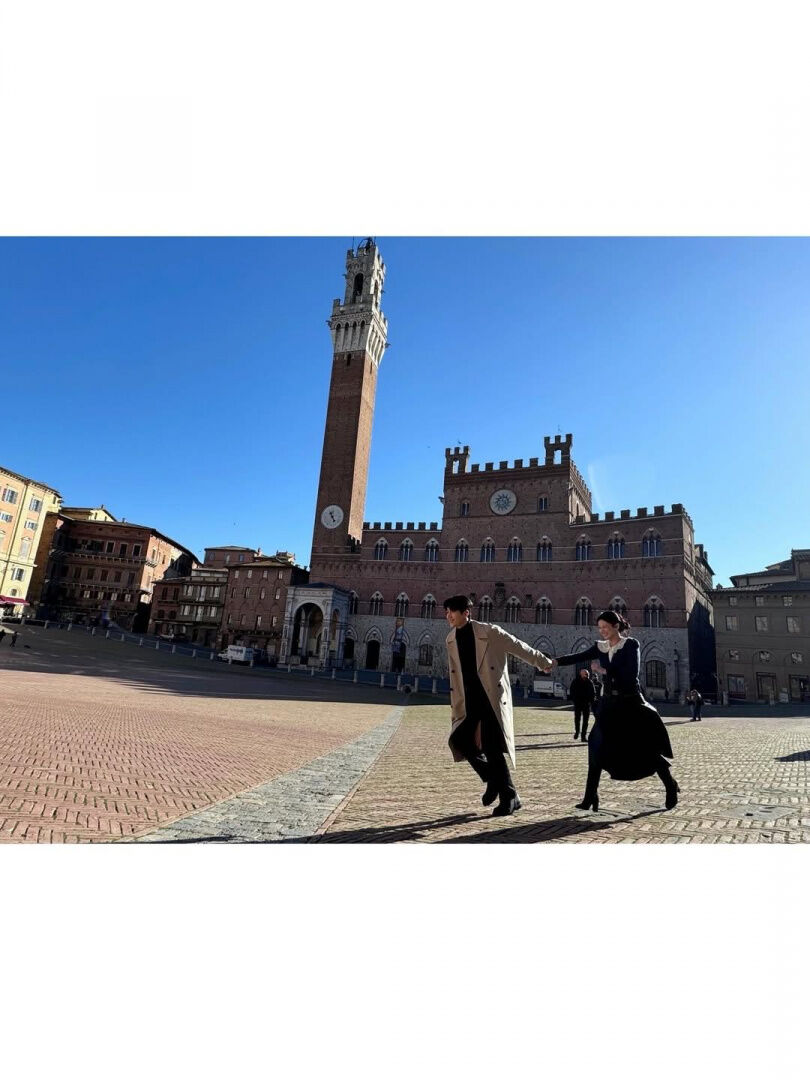 這不是花絮是戀愛感吧？高允貞IG公開與金宣虎義大利、加拿大拍戲日常　韓網再度敲碗假戲真做