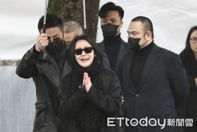 大S雕像儀式落幕！小S鞠躬致意發聲　具俊曄深情堅守到最後