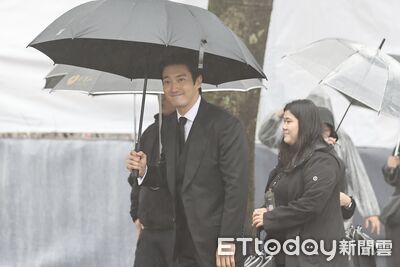 SJ始源也來看大S!日本被拍到「已經全身黑」 粉絲看哭:難怪穿這樣