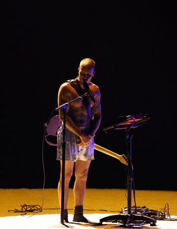 ▲小賈斯汀（Justin Bieber）在葛萊美穿內褲上台演出。（圖／路透）