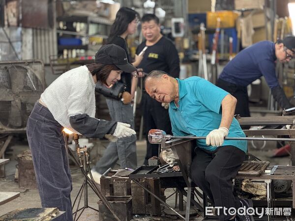 ▲玲瓏窯玻璃工藝有限公司,新竹香山玲瓏窯,林瑤農,玻璃吹製。（圖／記者彭懷玉攝）