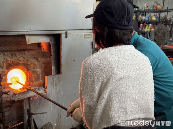 ▲玲瓏窯玻璃工藝有限公司,新竹香山玲瓏窯,林瑤農,玻璃吹製。（圖／記者彭懷玉攝）