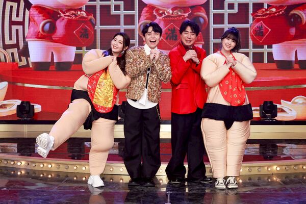 ▲白家綺、嚴立婷與桃氣女孩。（圖／民視提供）