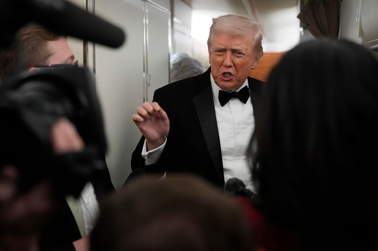 川普翻車?開玩笑「入侵格陵蘭、加拿大成51州」 賓客尷尬沉默