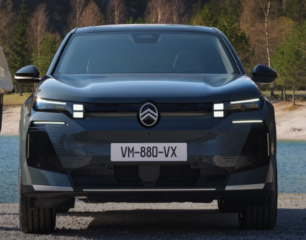 ▲可在官網預定的新一代Citro&euml;n C5 Aircross休旅，保發中心揭露售價。（圖／翻攝自Citro&euml;n）