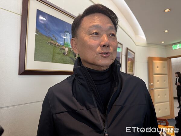 林家正、鄭宗哲參觀皇鷹學院 洪一中勉勵再瘋狂一次