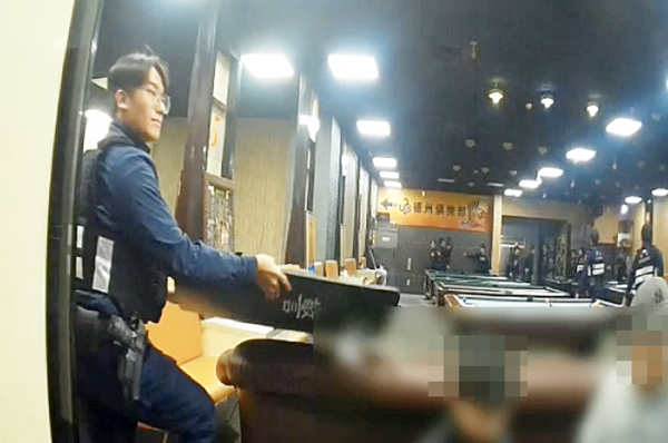 沈姓男子投資糾紛約架撞球場 持球桿打傷對方桃警逮7人