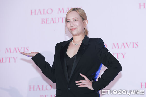 ▲▼電商女王Mavis瑪菲司和舒華舉行啟動儀式。（圖／記者周宸亘攝）