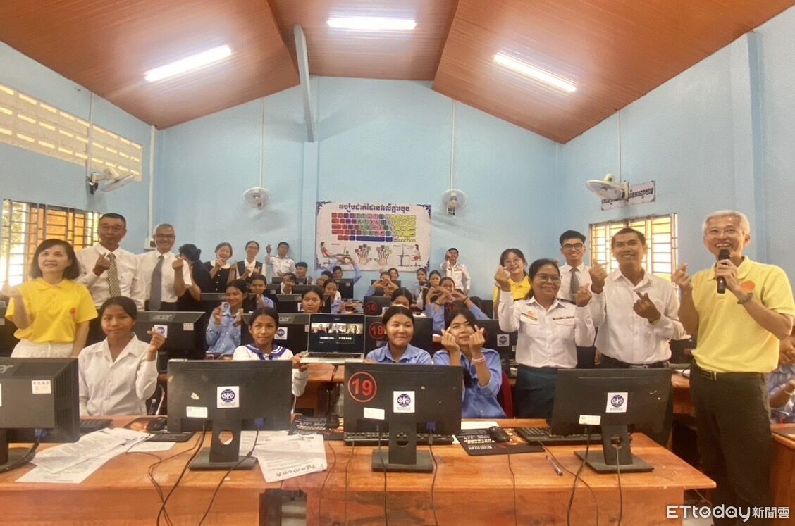 暨大攜手慈善組織捐二手電腦 助柬埔寨高中數位升級