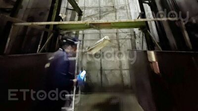 獨／高雄社區地下室驚見全裸女屍　胸部有瘀傷躺汽車升降平台