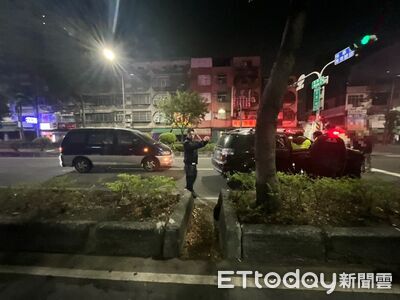 高雄深夜連環撞！27歲男追尾前車　搜出8顆喪屍煙彈這下慘了