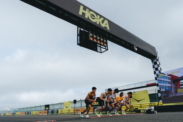 ▲在國際賽車場飆速路跑，全台頂尖跑者決戰速度之巔。（圖／HOKA提供）